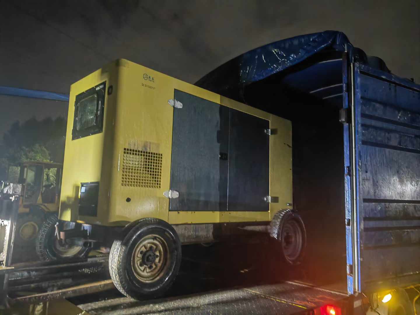 丹凤发电机出租空气中敷设电缆的载流量和环境湿度有关系吗？