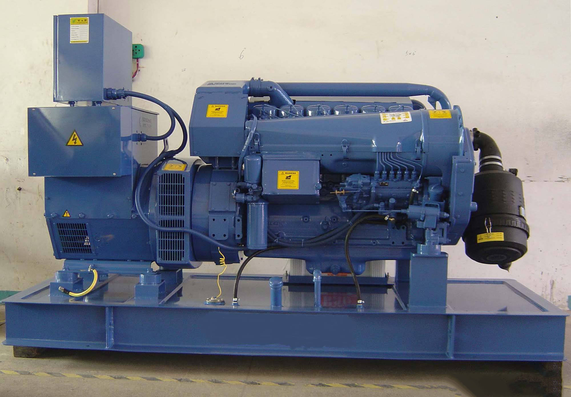 丹凤汽油发电机组冬季启动前，电瓶需要做哪些检查和维护？